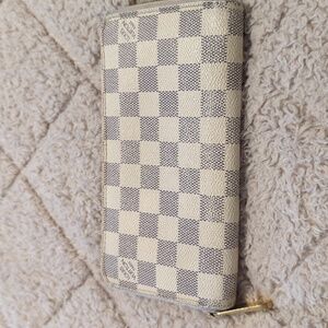 LV Damier Wallet